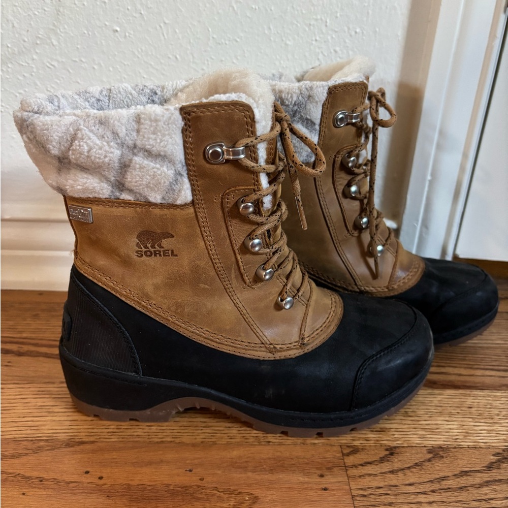 Sorel Women's Black and Brown Winter Boots